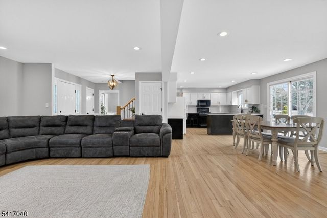 100 Knickerbocker Dr, Montgomery Twp., NJ 08502