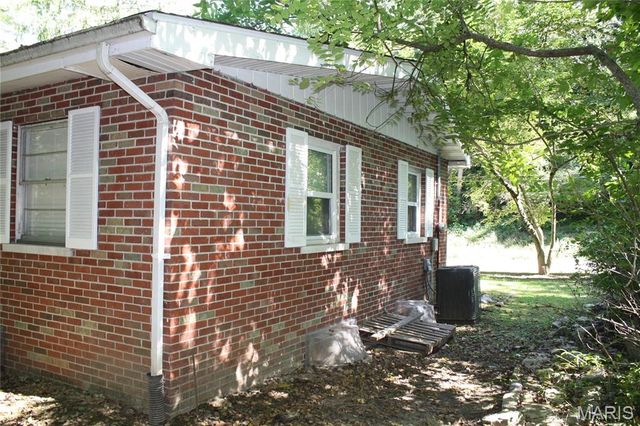 22 Newman Drive, Belleville, IL 62223