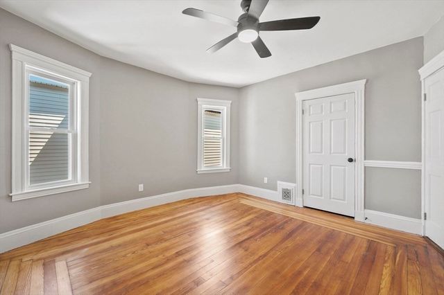 18 Lyon St 3, Boston, MA 02122