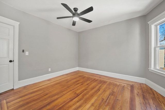 18 Lyon St 3, Boston, MA 02122