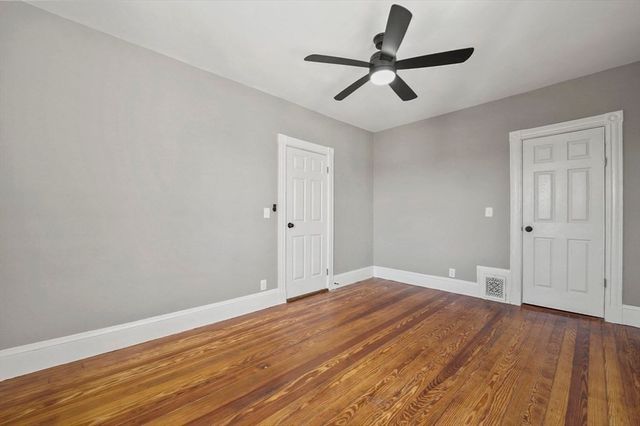18 Lyon St 3, Boston, MA 02122