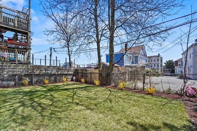18 Lyon St 3, Boston, MA 02122