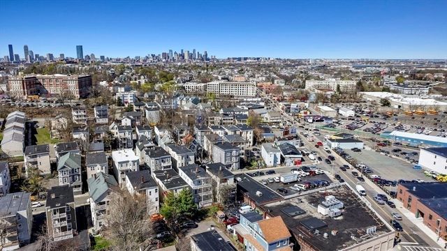 18 Lyon St 3, Boston, MA 02122