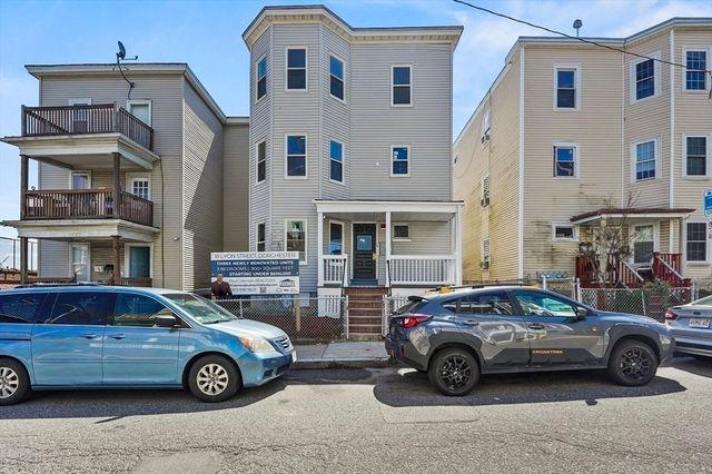 18 Lyon St 3, Boston, MA 02122