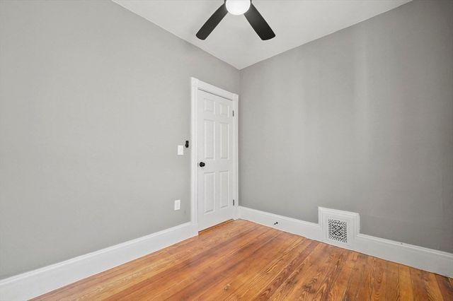 18 Lyon St 3, Boston, MA 02122