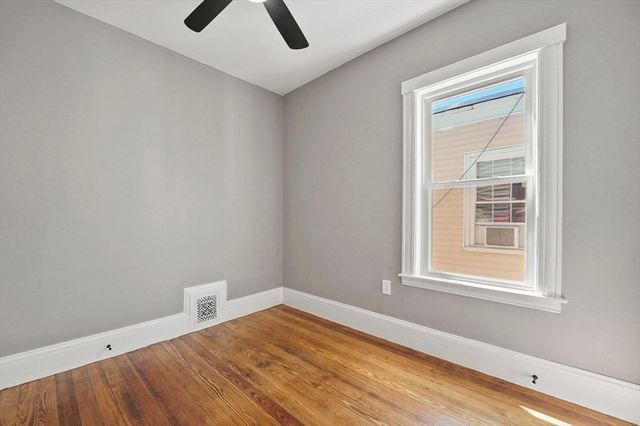 18 Lyon St 3, Boston, MA 02122