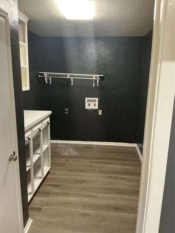 724 Barbara Lane, Burleson, TX 76028