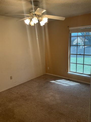 724 Barbara Lane, Burleson, TX 76028