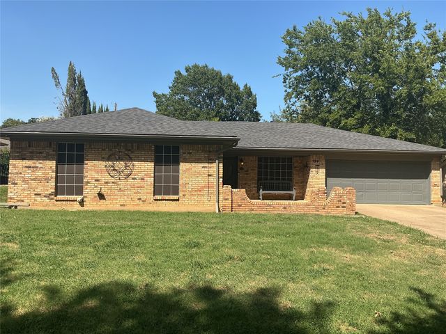 724 Barbara Lane, Burleson, TX 76028