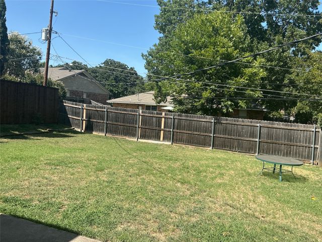 724 Barbara Lane, Burleson, TX 76028