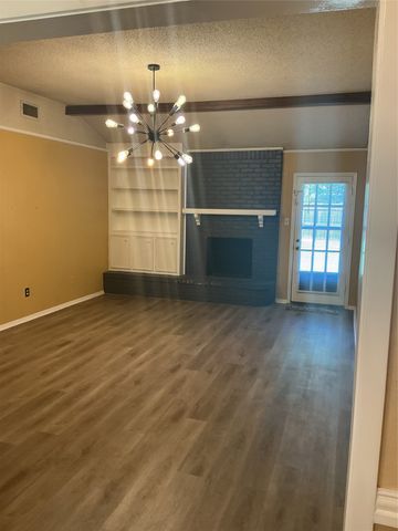 724 Barbara Lane, Burleson, TX 76028