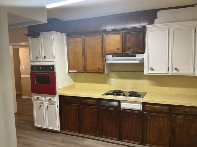 724 Barbara Lane, Burleson, TX 76028