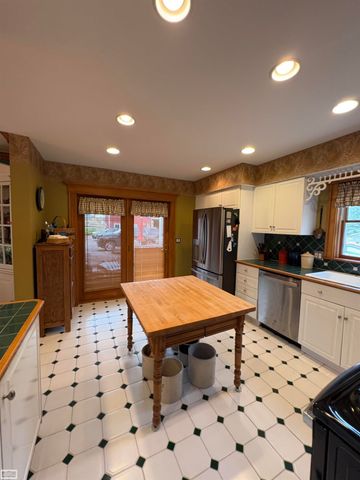 5011 Yankee Road, St Clair, MI 48079