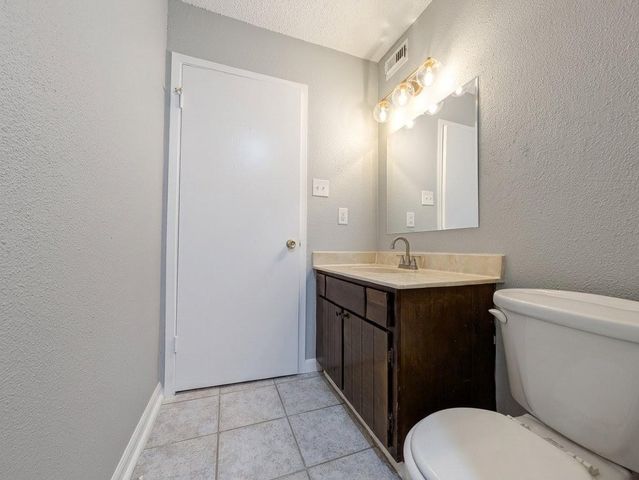 12027 Greenwood Forest Drive B, Houston, TX 77066