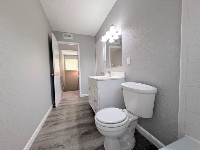 12027 Greenwood Forest Drive B, Houston, TX 77066