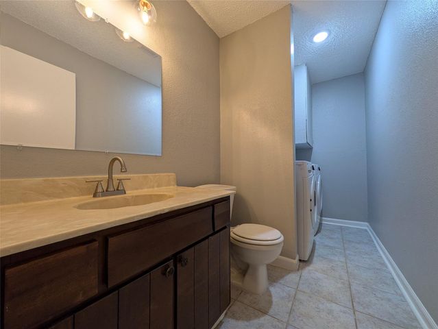 12027 Greenwood Forest Drive B, Houston, TX 77066