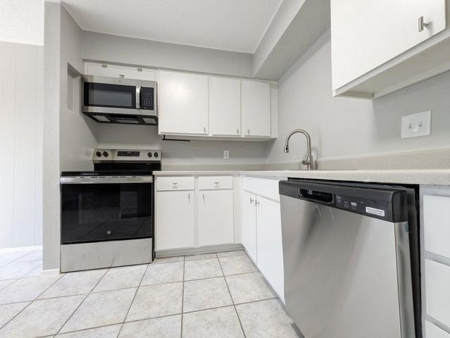 12027 Greenwood Forest Drive B, Houston, TX 77066
