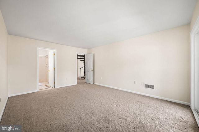 242 VALLEY STREAM LN, Chesterbrook, PA 19087