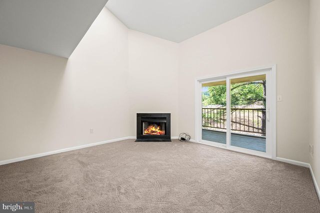242 VALLEY STREAM LN, Chesterbrook, PA 19087