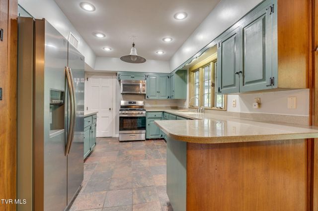 421 High Ridge Rd Road, Kingsport, TN 37660