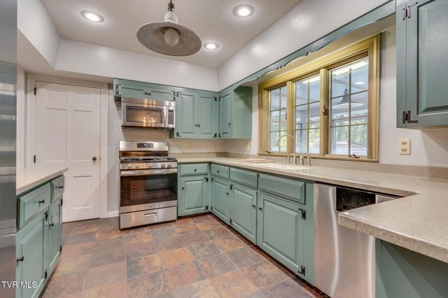 421 High Ridge Rd Road, Kingsport, TN 37660