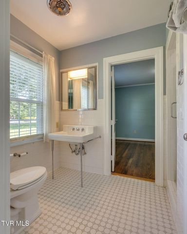 421 High Ridge Rd Road, Kingsport, TN 37660