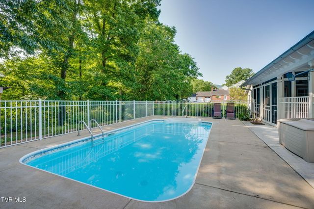 421 High Ridge Rd Road, Kingsport, TN 37660