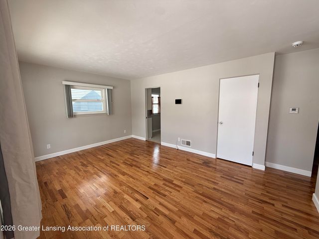 3533 Glenwood Avenue, Lansing, MI 48910