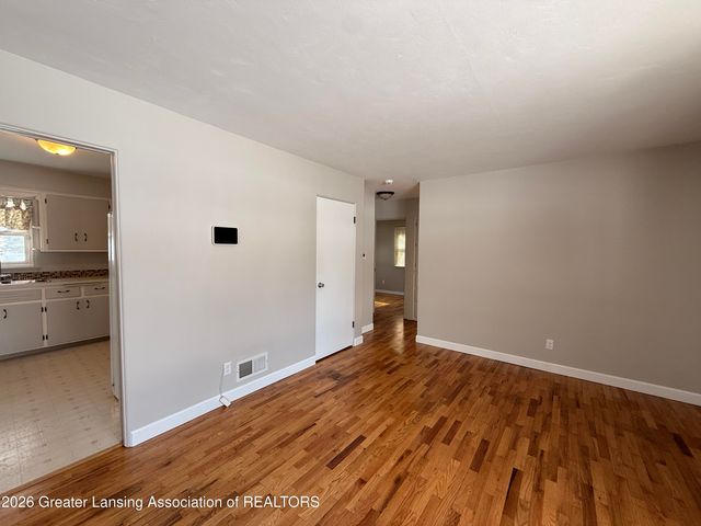 3533 Glenwood Avenue, Lansing, MI 48910