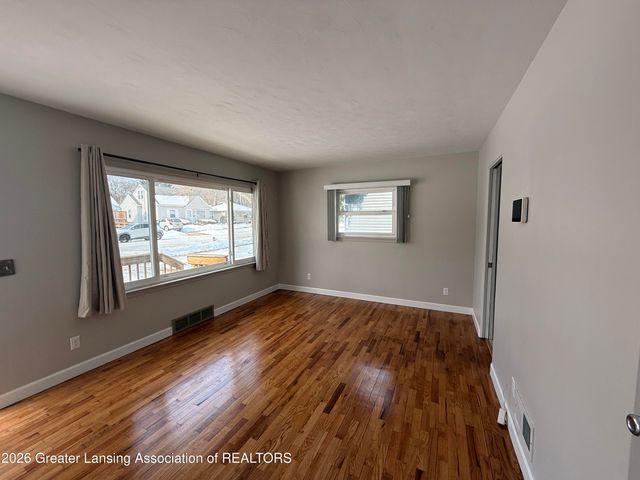 3533 Glenwood Avenue, Lansing, MI 48910