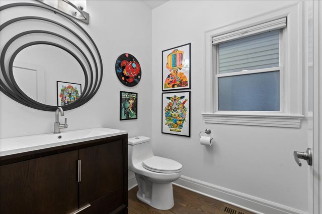 1733 N Troy Street, Chicago, IL 60647