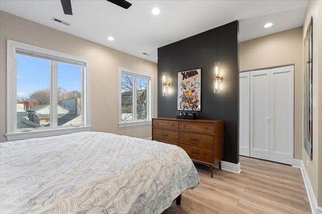 1733 N Troy Street, Chicago, IL 60647