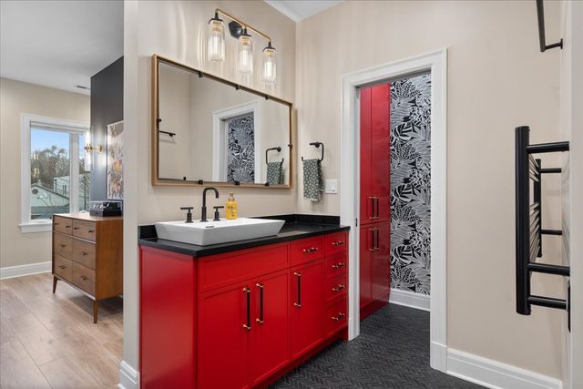 1733 N Troy Street, Chicago, IL 60647