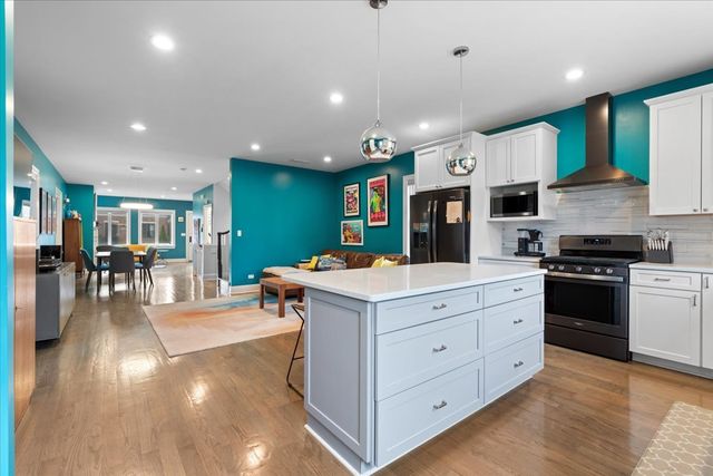 1733 N Troy Street, Chicago, IL 60647