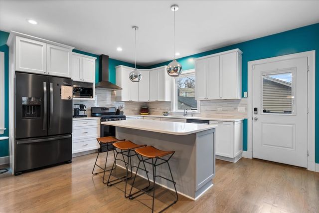 1733 N Troy Street, Chicago, IL 60647