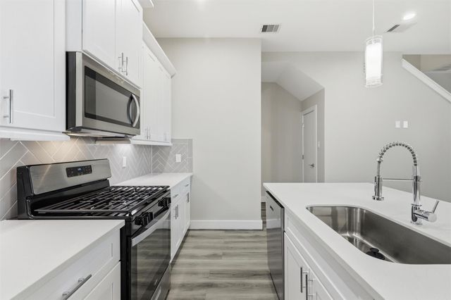 11 Wellford Street B, Houston, TX 77022