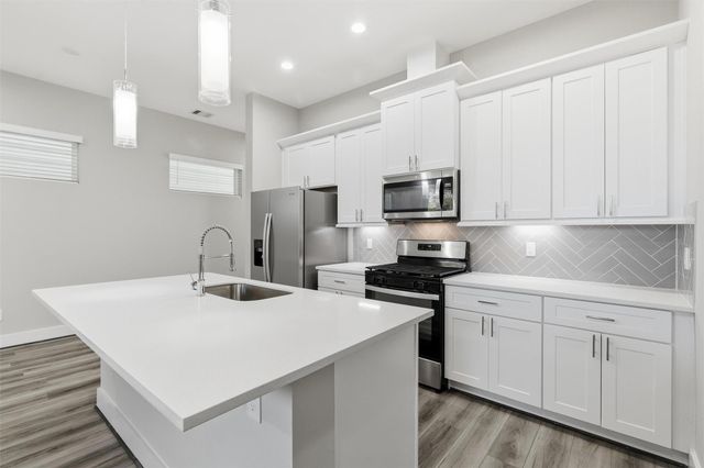 11 Wellford Street B, Houston, TX 77022