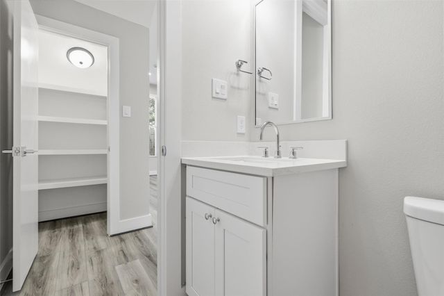 11 Wellford Street B, Houston, TX 77022