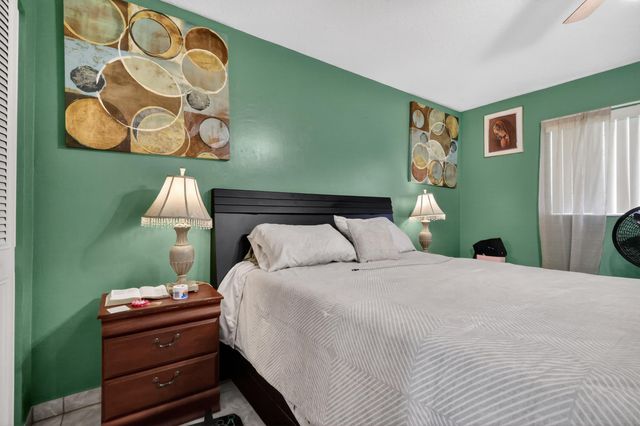 3990 NW 42nd Avenue Apt 304, Lauderdale Lakes, FL 33319