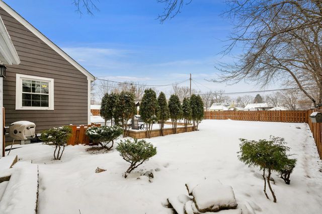 4128 Yates Avenue N, Robbinsdale, MN 55422