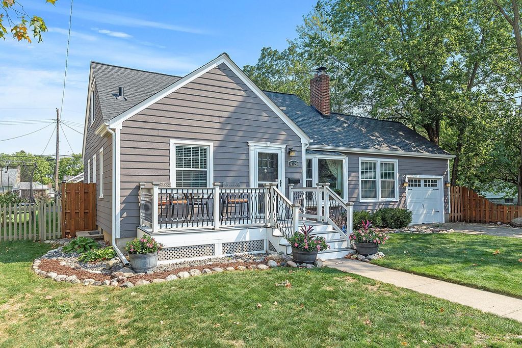 4128 Yates Avenue N, Robbinsdale, MN 55422