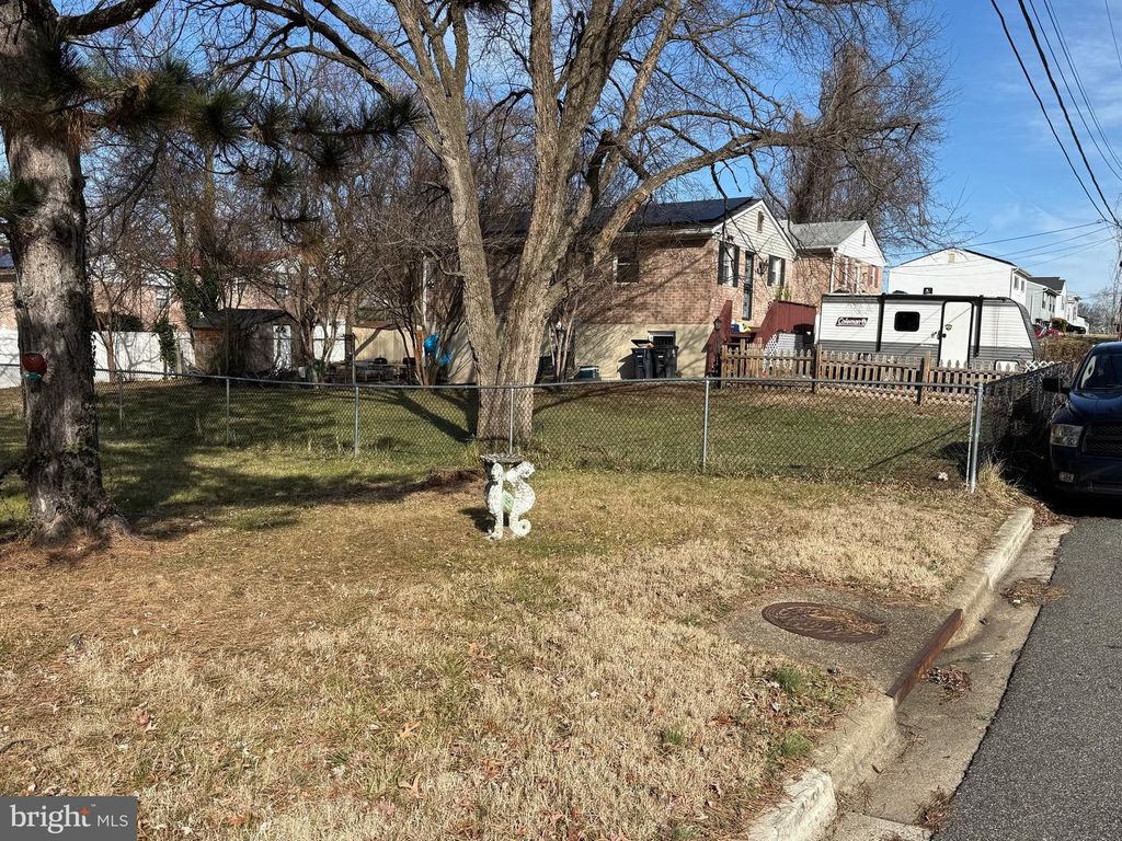 Image 4 of property listing at DRUM AVE, Capitol Heights, MD 20743