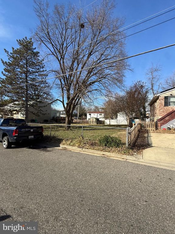 Image 7 of property listing at DRUM AVE, Capitol Heights, MD 20743