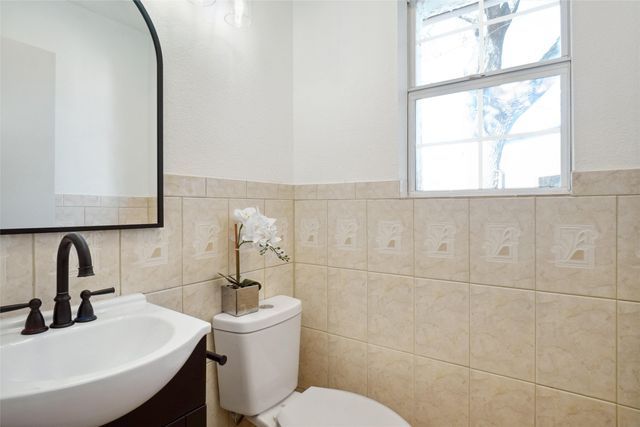 636 W Cedar Street, Hurst, TX 76053