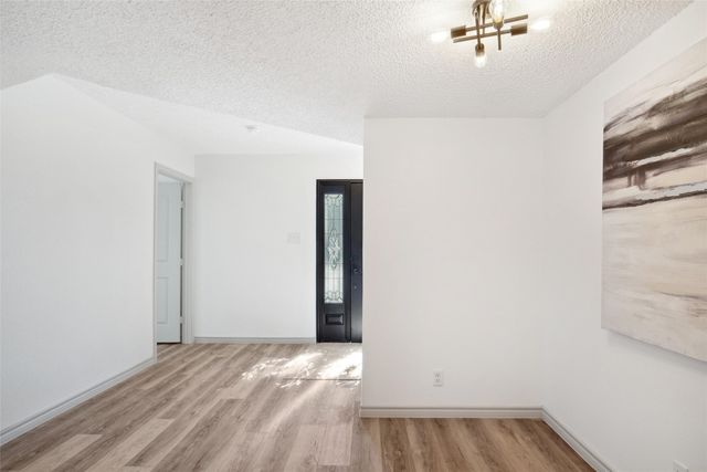 636 W Cedar Street, Hurst, TX 76053