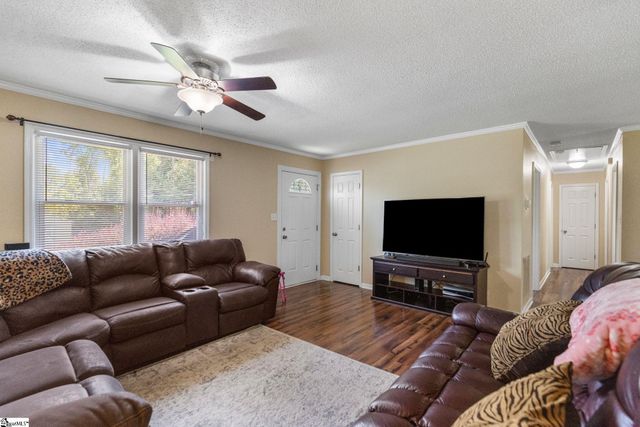 6301 N Pinnacle Drive, Spartanburg, SC 29303
