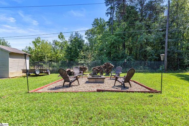 6301 N Pinnacle Drive, Spartanburg, SC 29303