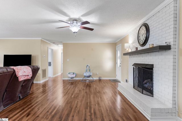 6301 N Pinnacle Drive, Spartanburg, SC 29303