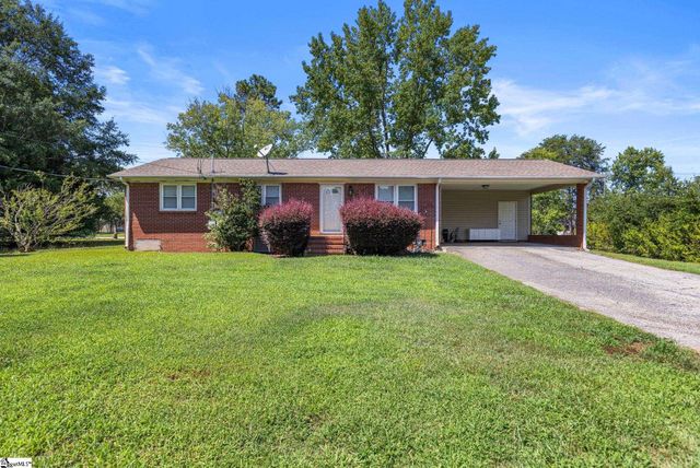 6301 N Pinnacle Drive, Spartanburg, SC 29303