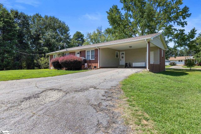 6301 N Pinnacle Drive, Spartanburg, SC 29303